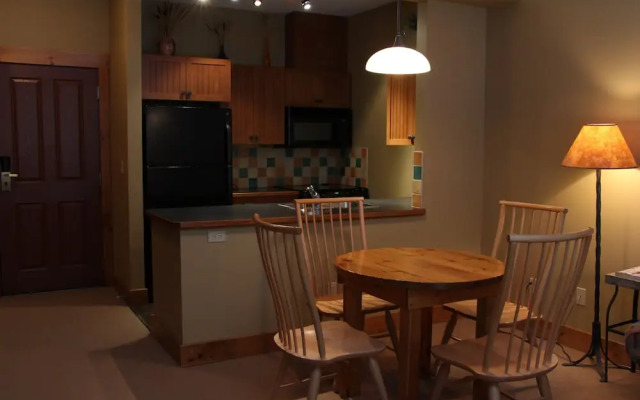 Timberline Lodges by Fernie Lodging Company