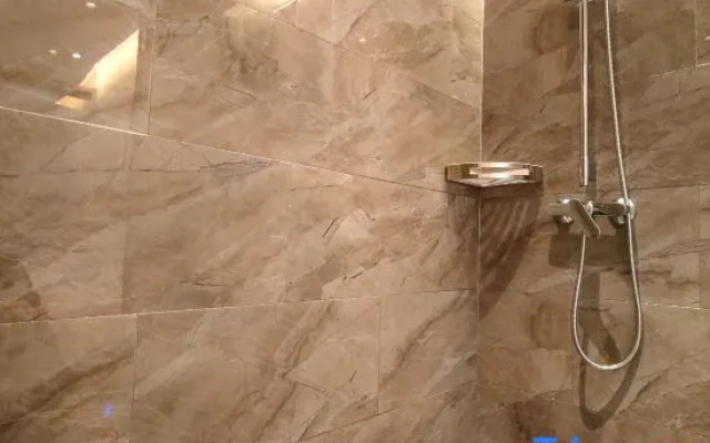 Weiting Hotel (Shanghai Xinhua Hospital Jiangpu Road Subway Station Branch)