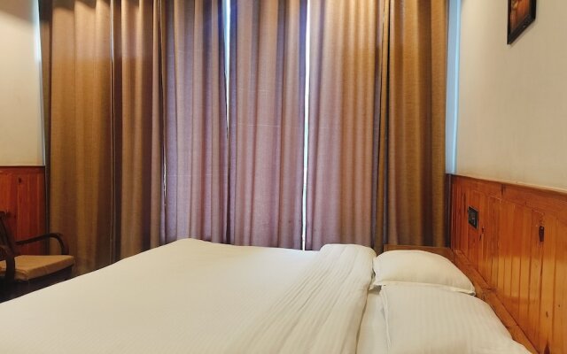 Oyo 6962 Hotel Wood Castle