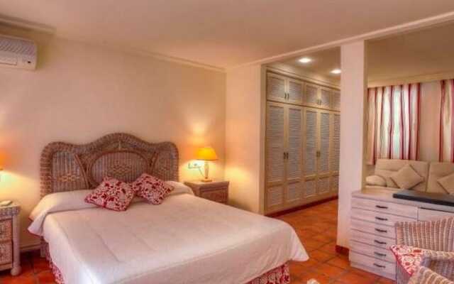 Spacious Holiday Home in Isla de Tabarca With Patio