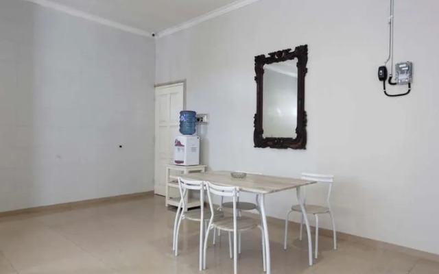 Reddoorz Plus Near Adisucipto Airport 2