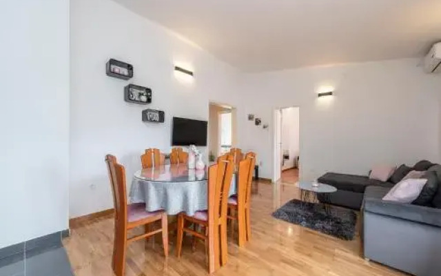 Apartment Ana