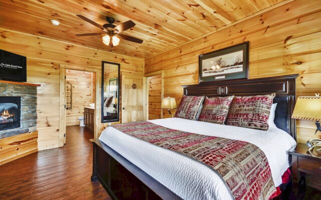 Foxwood Mansion Fourteen Bedroom Cabin