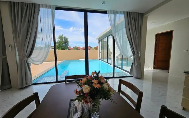 Baan First Pool Villa