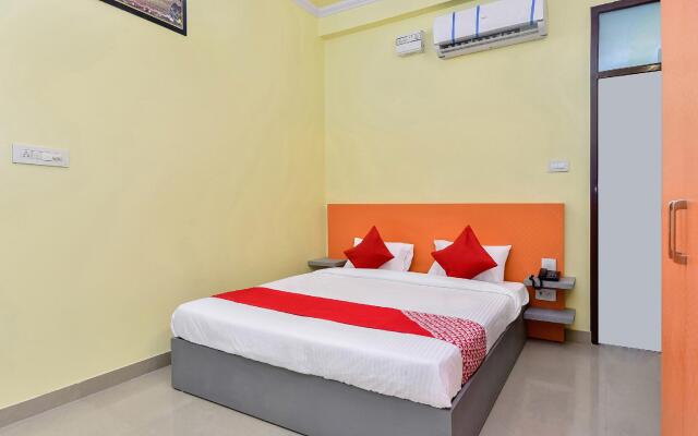 OYO 28054 Hotel Suraj Villa
