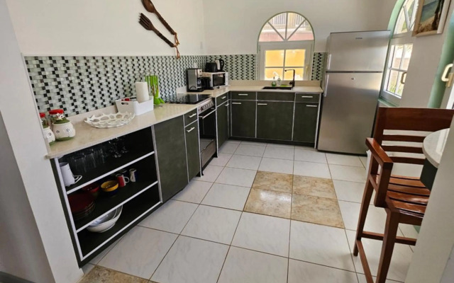 Villa Raven`s Paradise (Gris)