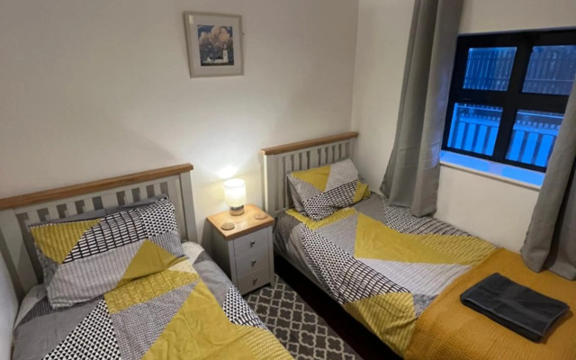 Apartment 12, Sea Wharf