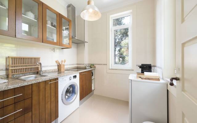 Tripas-Coração, Breiner Apartments