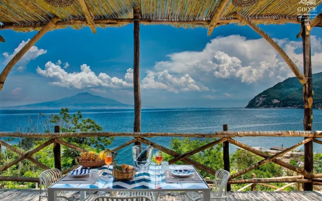 Villa Degli Dei - Private Waterfront Villa