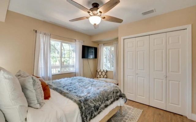 12 Mi to Apple Hill: Family-friendly Cabin Retreat