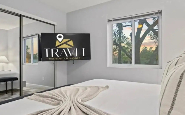 Pickle Putt Retreat Pool Pickleball Putt Grn