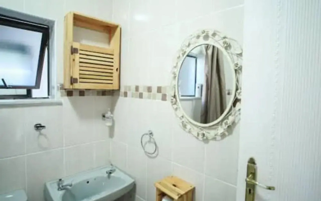 Lawu Le Ngwenya Guest House