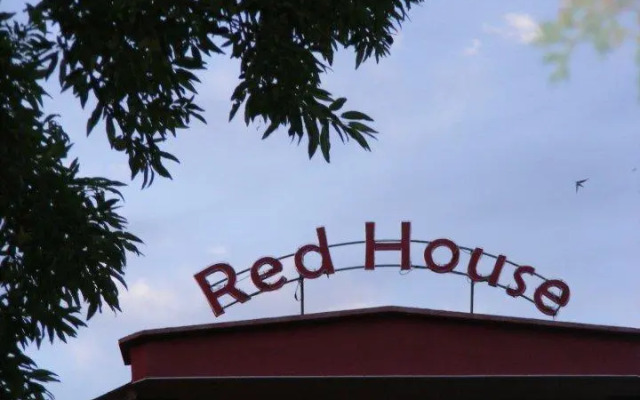 Red House Family Hotel