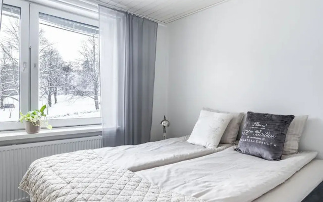 Bright 1BR Apartment next to the Beach