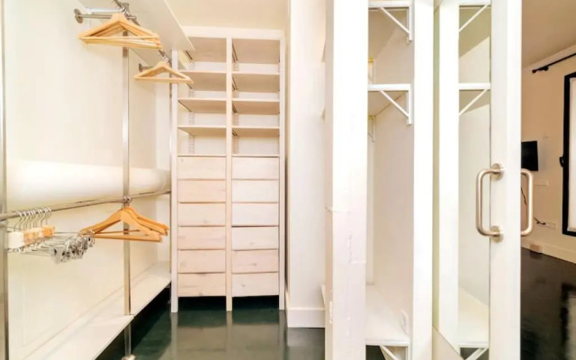 Caprichoso Loft junto Teatro Real - Madrid Centro by Batuecas