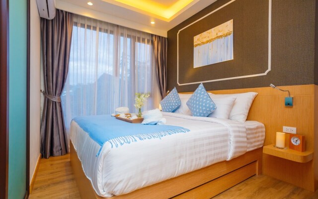 Aristo 2 Beach Front - by Holy Cow 213