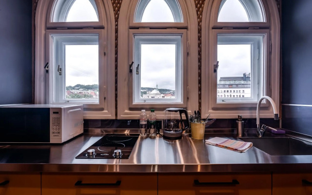 LEOGRAND apartment on Kniazia Romana 6