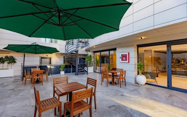 Coast Hotel