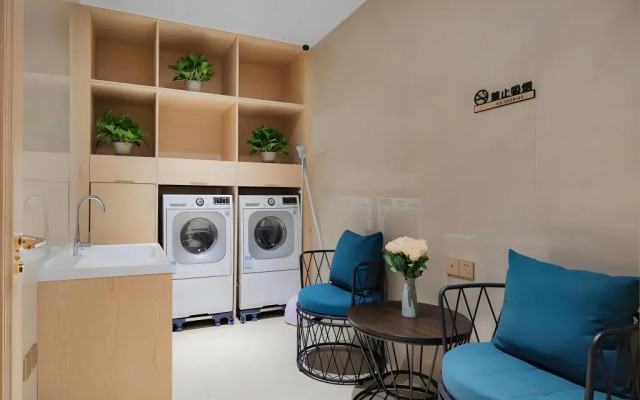 Vienna International Hotel (Luyi Passenger West Station)