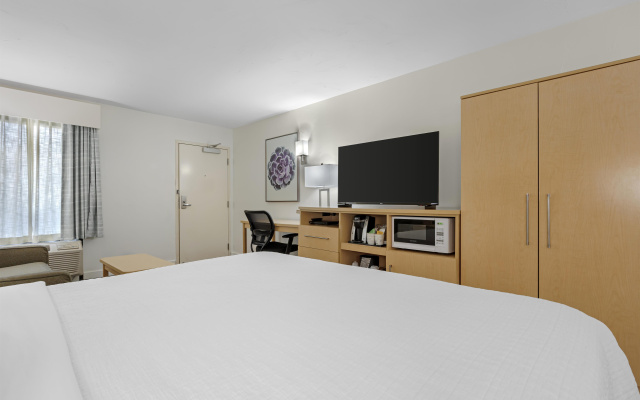 Best Western Plus South Coast Inn