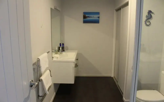 Mackenzie Apartments & Suites