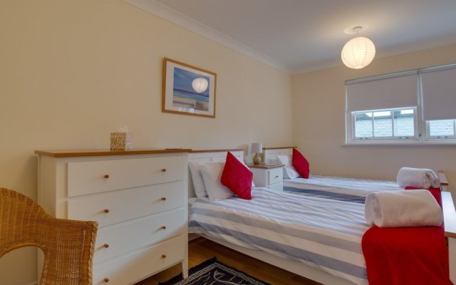 Bright Holiday Home in Whitstable Near Seabeach and City Centre
