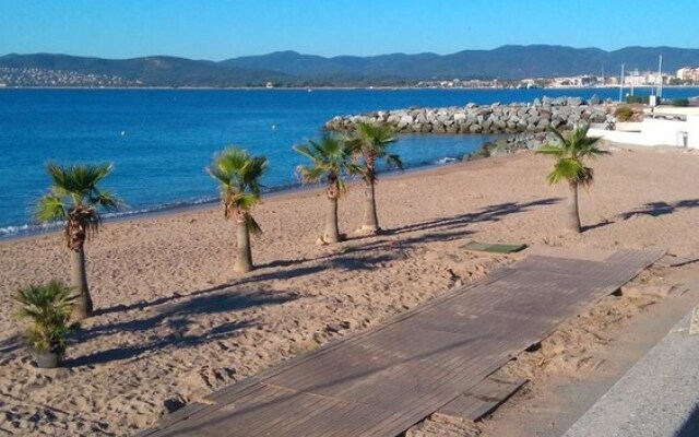 Apartment With one Bedroom in Saint-raphaël, With Enclosed Garden - 10