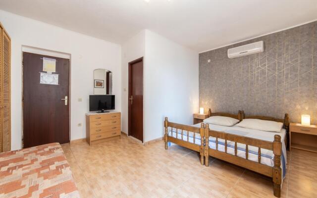 More - 60m From the sea - A3 Sime