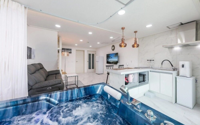 Arco Poolvilla Pension