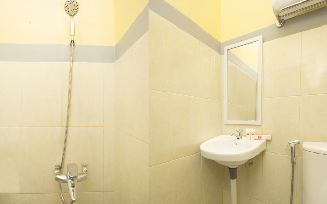 OYO 952 Annisa Syariah Guest House