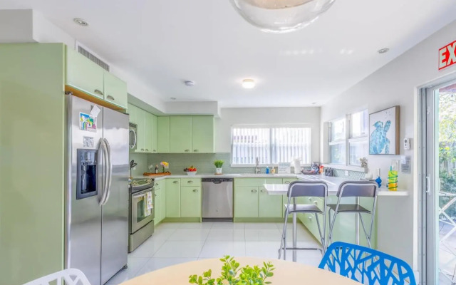 Chic Villa/5 Min to Beach/Pool/Top Location