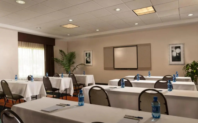 Spark by Hilton Houston Bush Intercontinental Airport