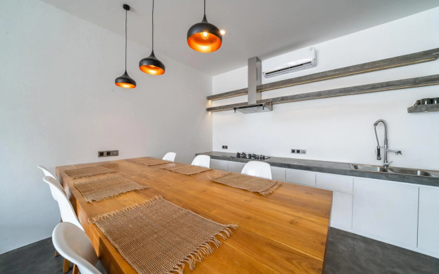 Loft Erika - Elegant 1-Bdr Luxury Loft in Great Location ! – Guest Rooms – Tibubeneng