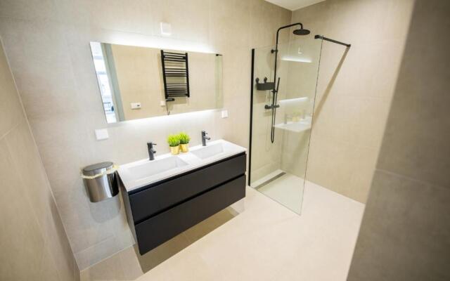 Blissfully 1 Bedroom Serviced Apartment 53m2 -NB306B-