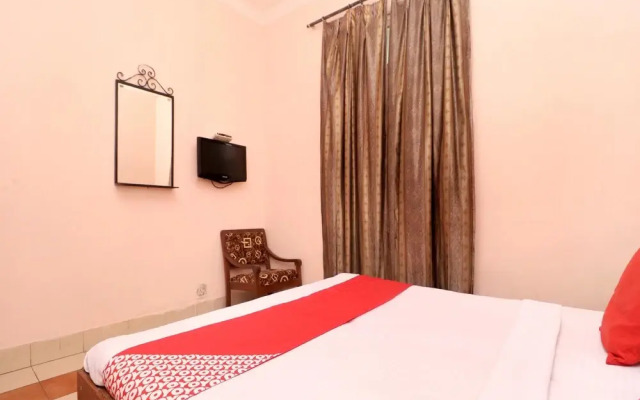 OYO 37657 Hotel Eshant