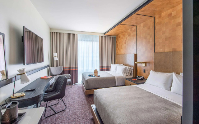 Canopy by Hilton Jersey City Arts District