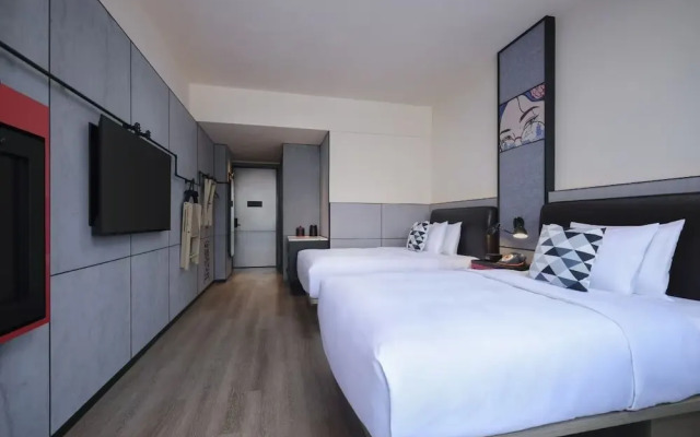 Moxy Ningbo Old Bund