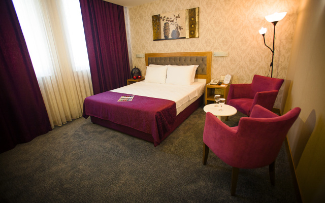 Helikon Business Hotel