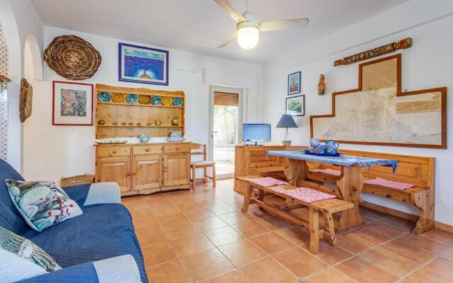 Scopello Flat with Panoramic Courtyard and Parking