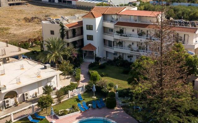 Lyristis Apartments Plus