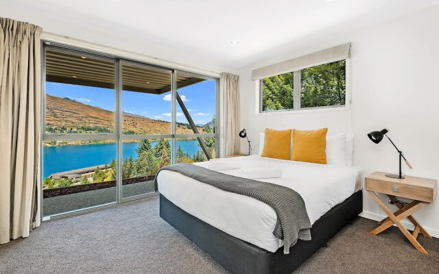 Remarkable Views on Goldrush Way