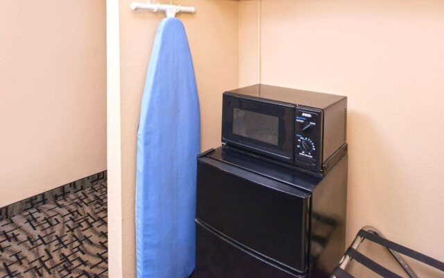 Americas Best Value Inn Putnam