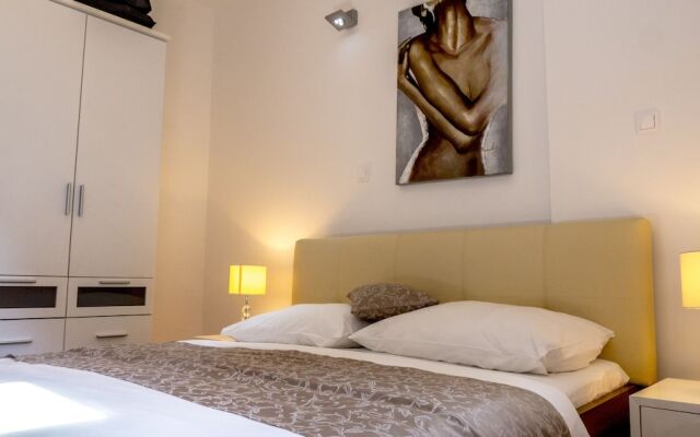 Citybreak Apartman With Private Beach Near Split