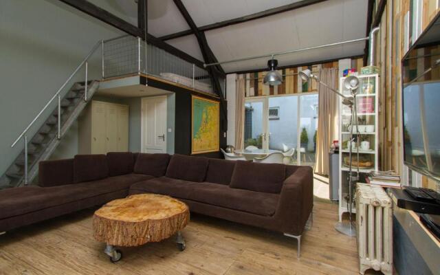 Paardenstal, Private House with wifi and free parking for 1 car