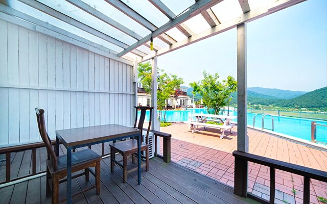 Yangyang Hillstar Pension