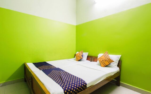 SPOT ON 60738 Senaithalaivar Residency