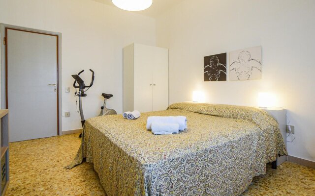 Beautiful Apartment in Viareggio With 2 Bedrooms and Wifi