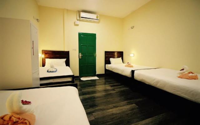 OYO 965 Art Hotel Sanamchai