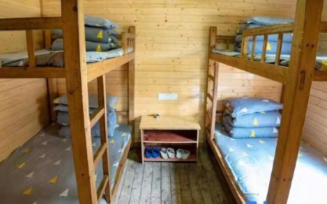 Wugongshan Jinding Camp (Shanshen Platform Shop)