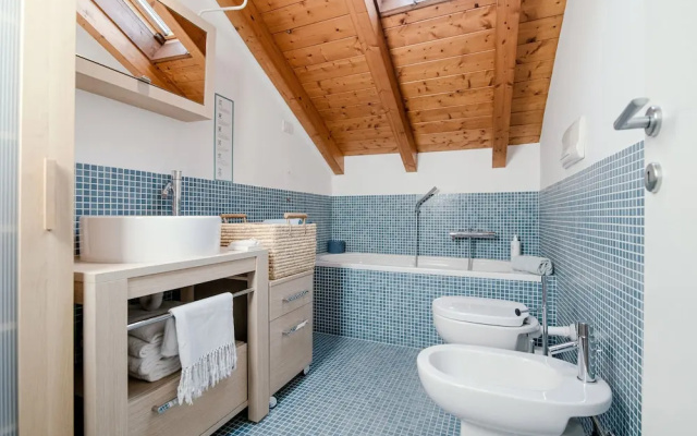 MyHomeInComo - Modern Luxury Attic